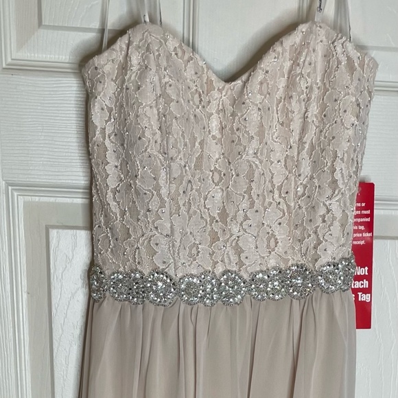 Speechless Dresses & Skirts - NWT! Speechless Junior Size 7 Beige Sequin Chiffon Party Dress Long Homecoming